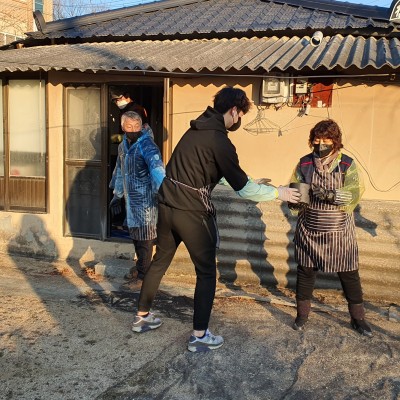 12월 25일 참다운나누미 봉사단의 연탄봉사 이미지